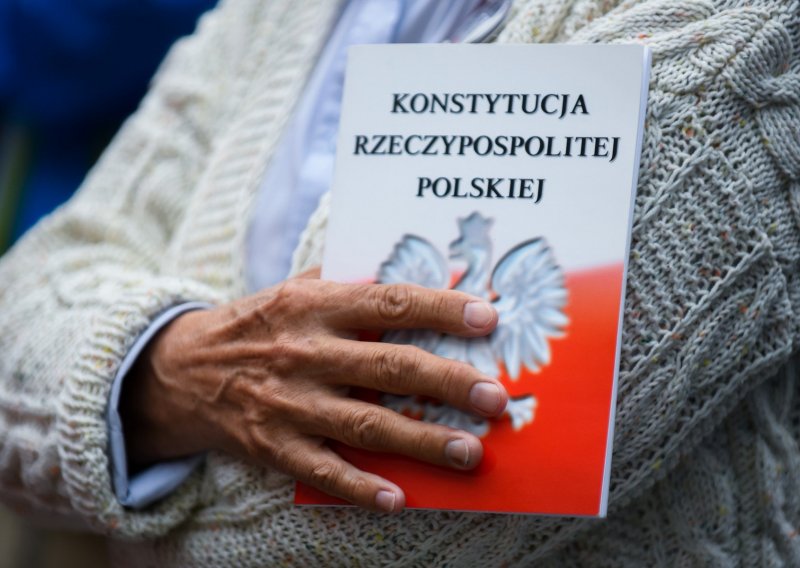 EU jača pritisak na Poljsku zbog pravosudne reforme