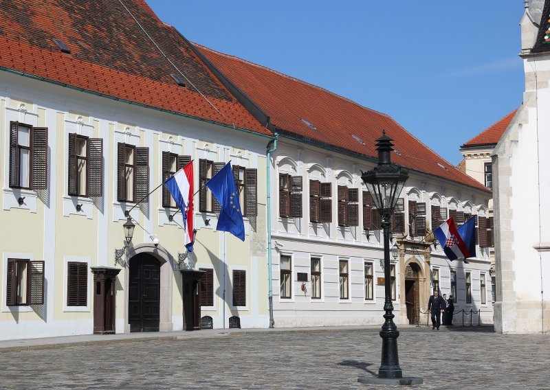 Ured za opće poslove Sabora i Vlade zapošljava četiri osobe