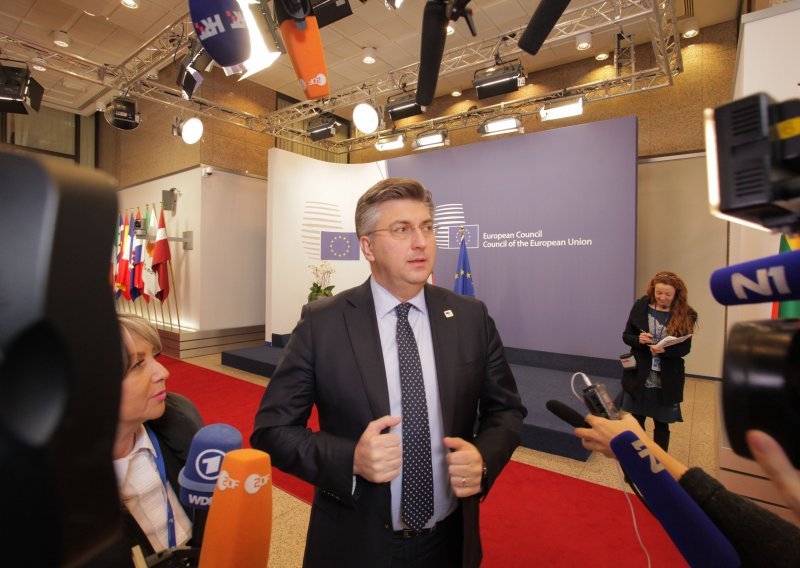 Plenković: U Hrvatskoj neće biti kontroliranih centara za prihvat migranata