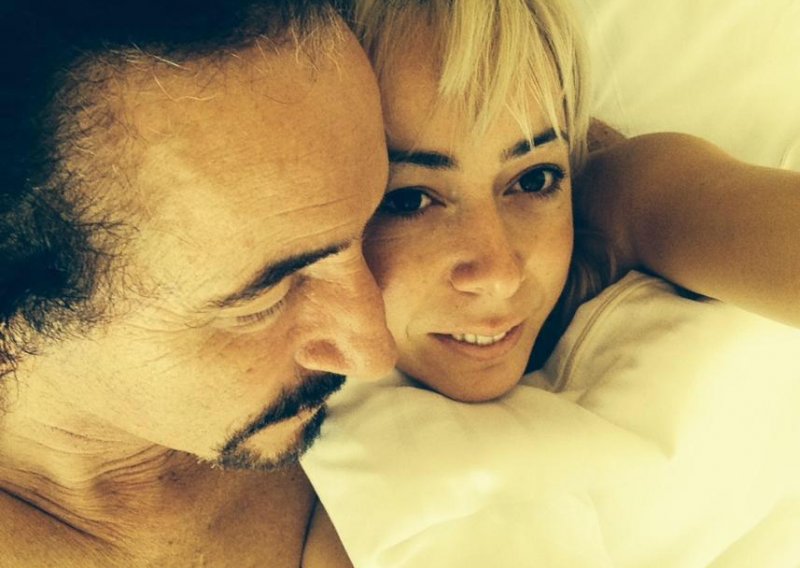 Nakon 12 godina braka objavili selfie iz spavaće sobe