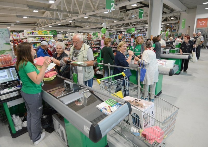 Pevecove trgovine rade skraćeno na Badnjak, a neće raditi na Božić i Štefanje