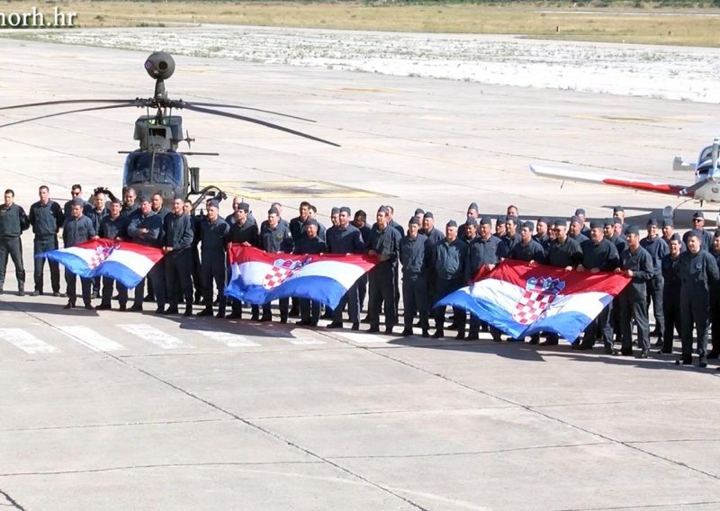 [VIDEO] Hrvatski vojnici poručili Vatrenima u Rusiji: 'Jedno srce, jedna duša, jedna Hrvatska!'