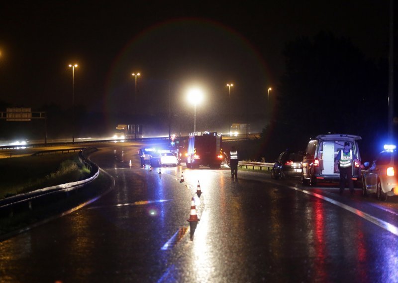 Na A3 kod Nove Kapele jedna osoba poginula, dvije ozlijeđene