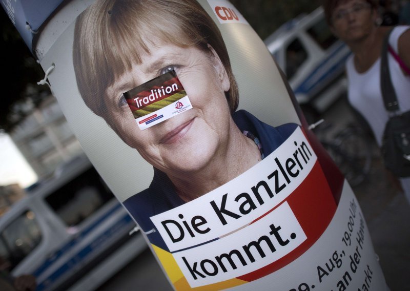 'Angela Merkel pada bez obzira na to koliko lamata rukama, ovo podsjeća na zadnje dane DDR-a'