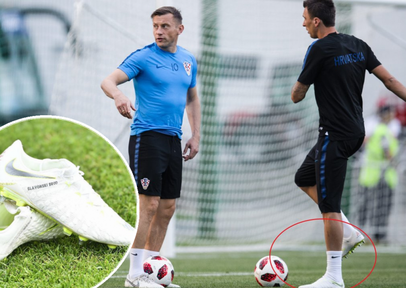 Mario Mandžukić otkrio što mu piše na kopačkama; ovom posvetom sve Slavonce dirnuo je u srce!