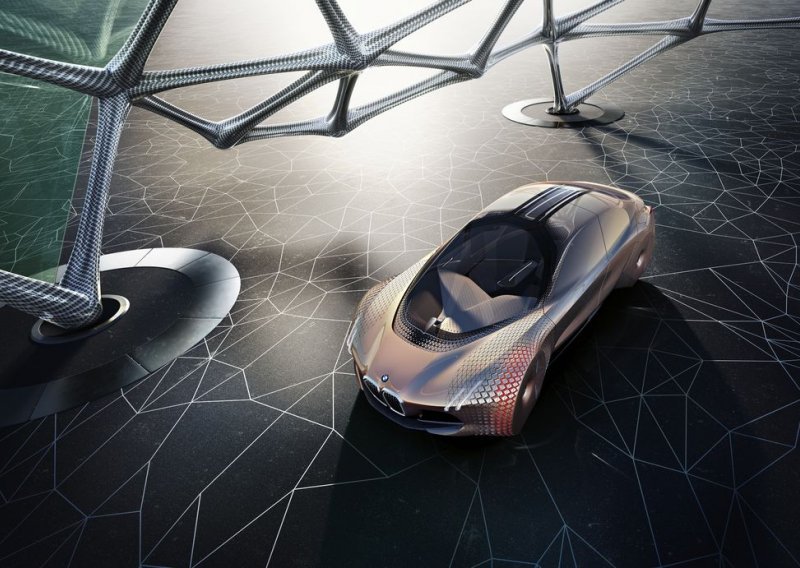 Sto godina postojanja BMW slavi otkrivanjem nevjerojatnog vozila iz daleke budućnosti