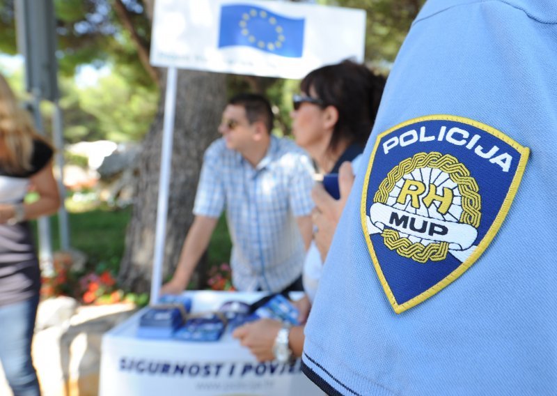 U dalmatinskim gradovima i tijekom ove turističke sezone strani policajci