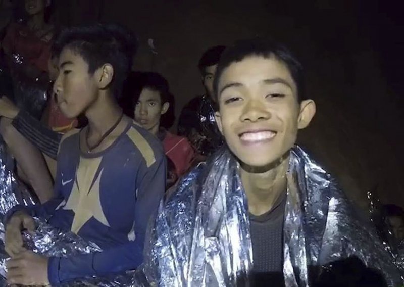 Tajlandski dječaci mogu hodati, ali još ne i roniti