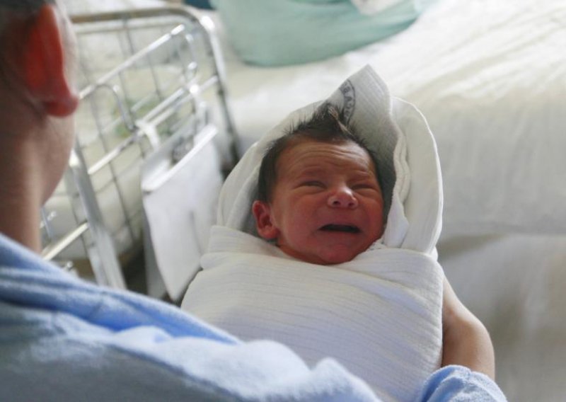 Zbog selektivnih pobačaja u Crnoj Gori se rađa znatno više dječaka