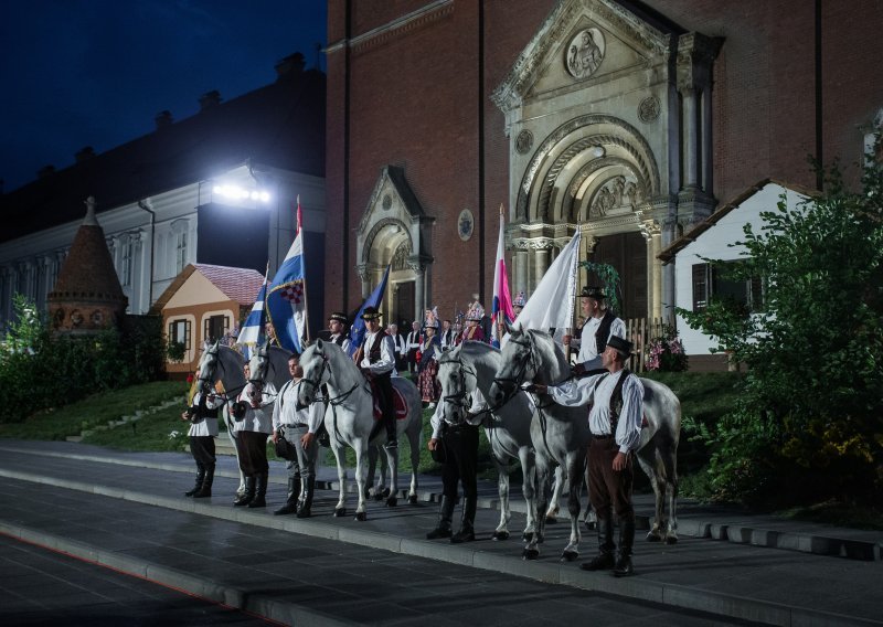 Otvoreni 52. đakovački vezovi