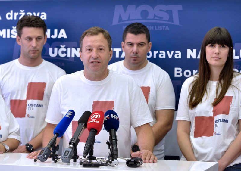 'Mostovci' poručili: Ne idemo na odmor i nismo populisti