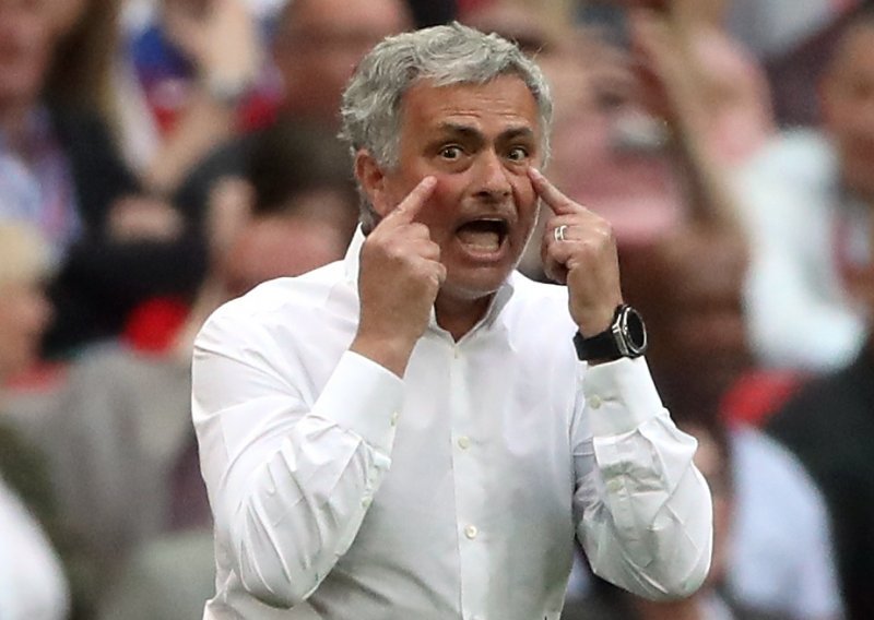 Bijesni Jose Mourinho odlučio rasturiti svlačionicu Uniteda; traži se - špijun!