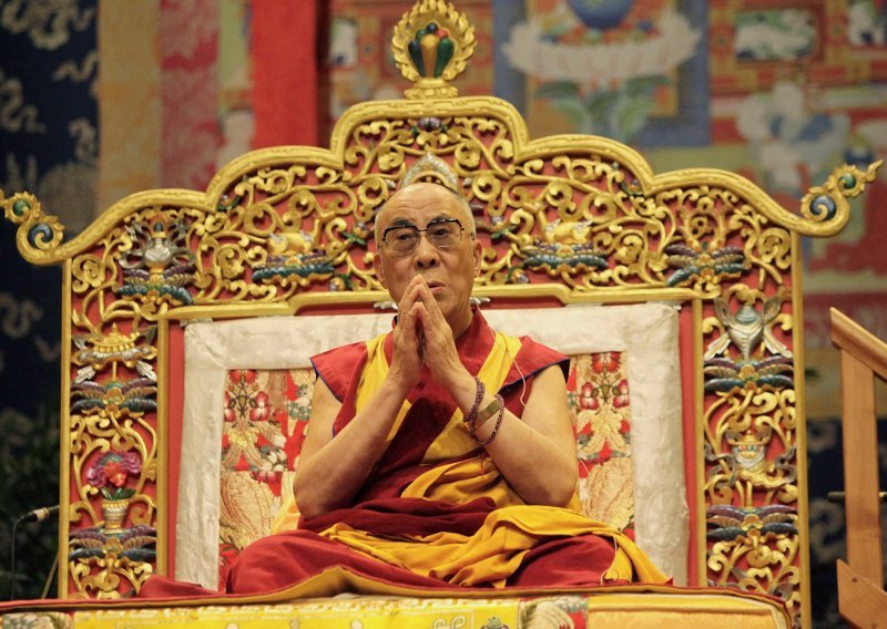 Dalaj Lama neće ići na Mandelin pogreb