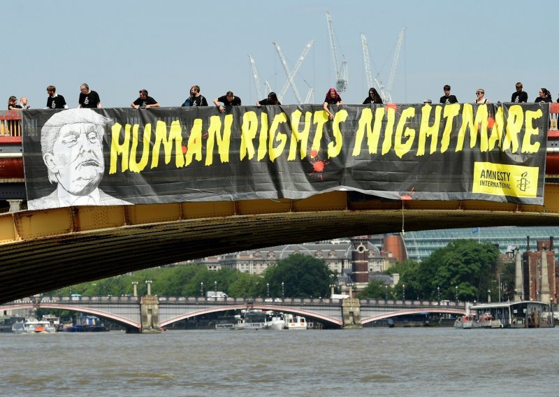 Trumpu prosvjednici u Londonu poručili da je 'noćna mora ljudskih prava'