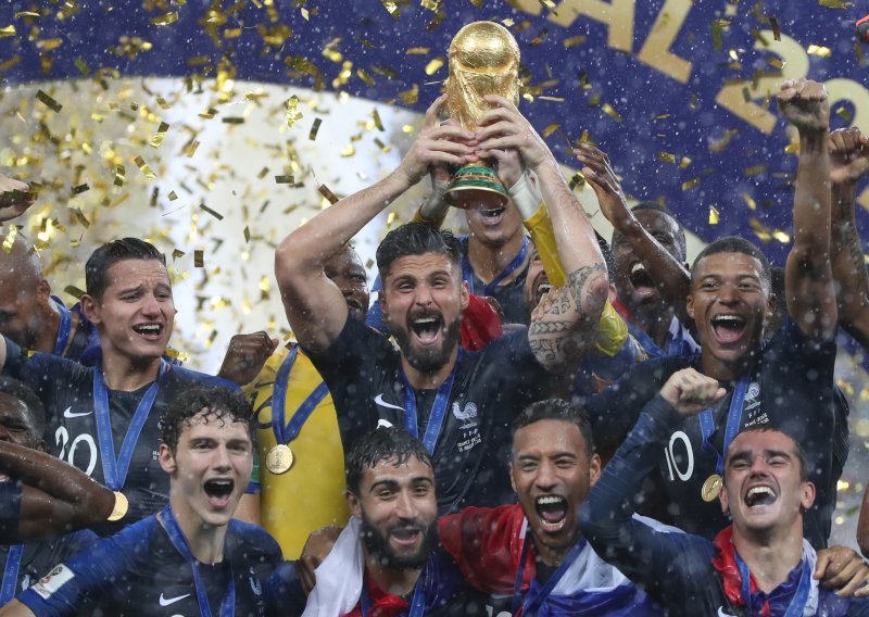 Svi se sprdaju s francuskim napadačem; pa što je taj uopće radio na Svjetskom prvenstvu?