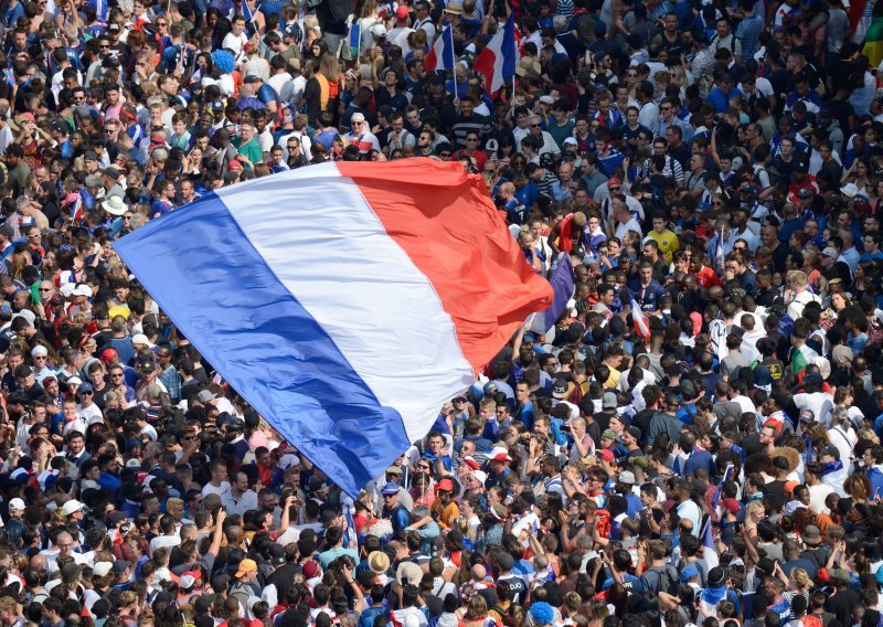 [VIDEO] Pariz dočekuje svjetske prvake, na ulicama milijun ljudi
