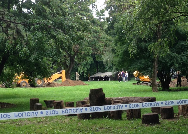 U dvorištu zagrebačkog fakulteta bageri i policija, traže se kosturi 300 ubijenih
