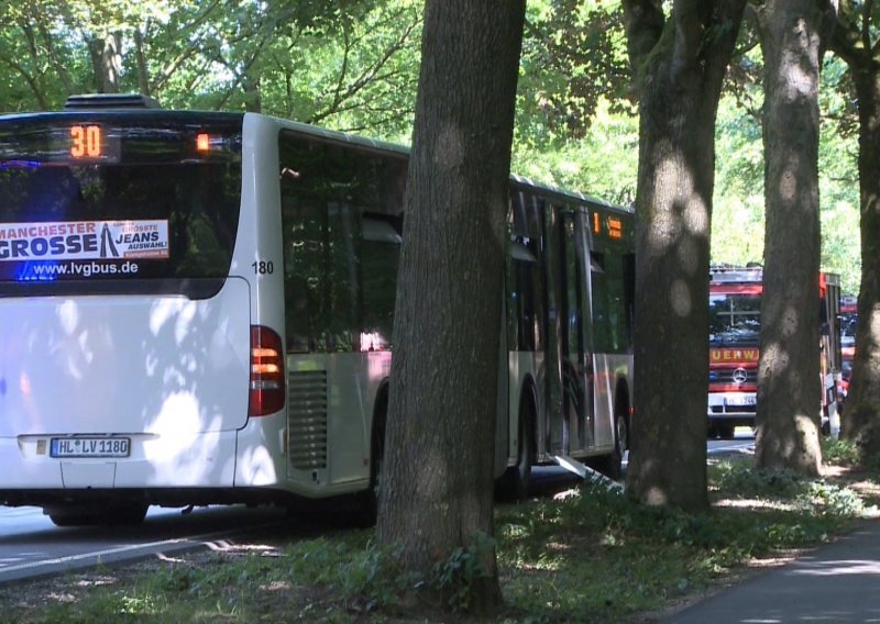 Devetoro ozlijeđenih u napadu nožem u Luebecku