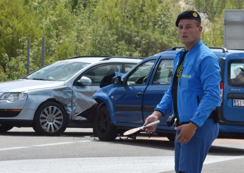 Osam ozlijeđenih u nesreći kod Šibenika