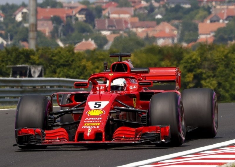 Hamilton opet na mukama, Vettel dobio priliku koju ne smije propustiti