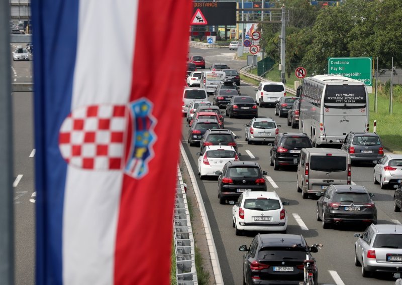 Lučko: U smjeru Zagreba kolona 6 kilometara