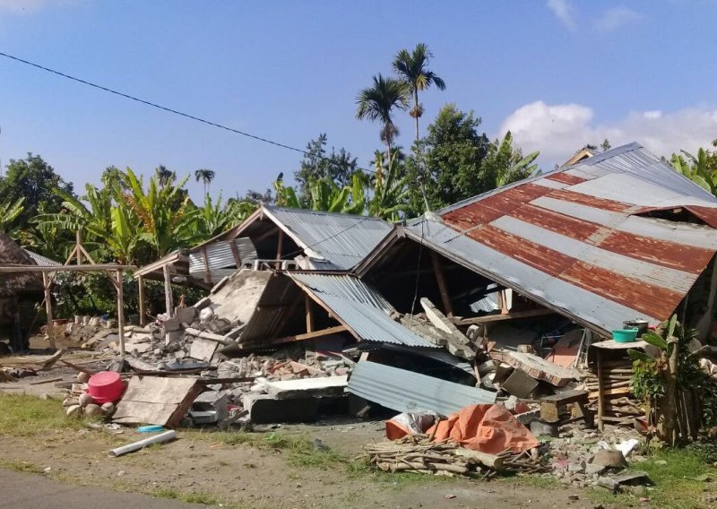 U Indoneziji više od 70.000 ljudi bez domova nakon smrtonosnog potresa