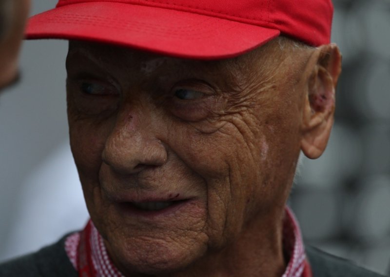 Velikan Formule 1 Niki Lauda u bolnici bio kritično, ali doktori su optimisti