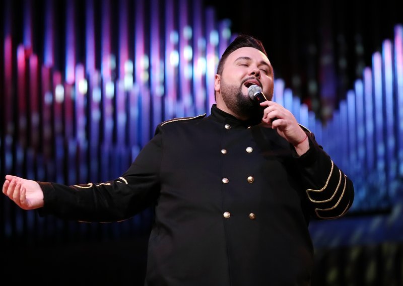 Jacques Houdek u novom pohodu na Eurosong, no ovoga puta u sasvim novoj ulozi