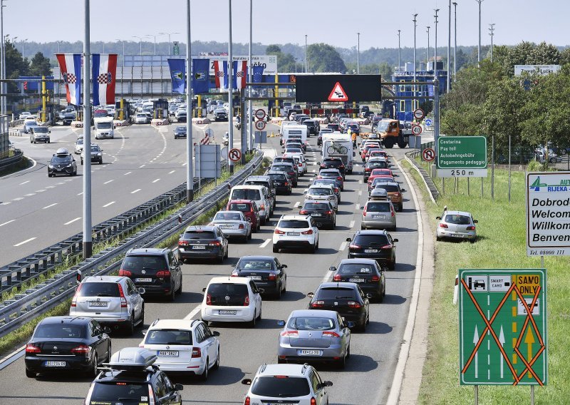 Za vikend u Hrvatskoj naplaćeno 53 milijuna kuna cestarina