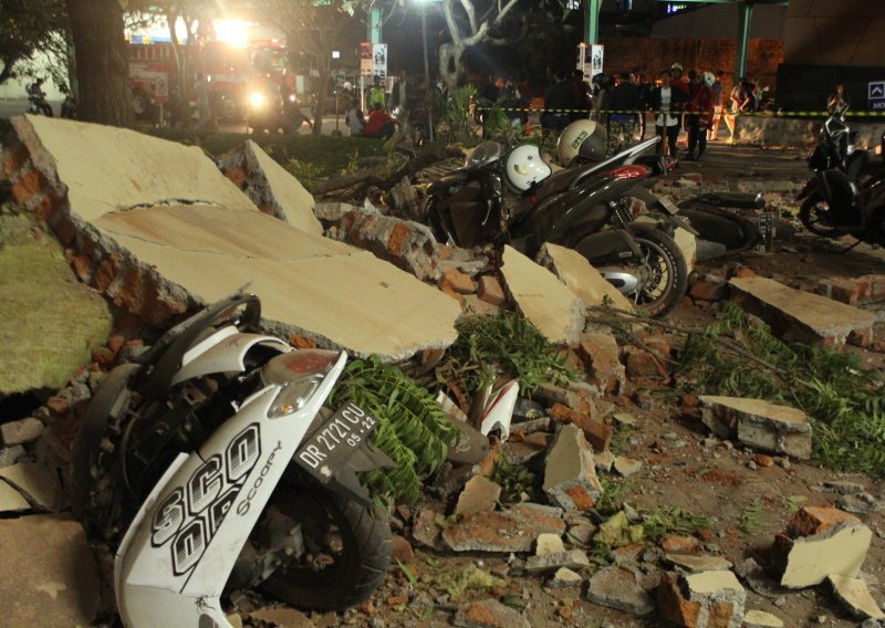 Broj mrtvih u potresu u Indoneziji popeo se na 387