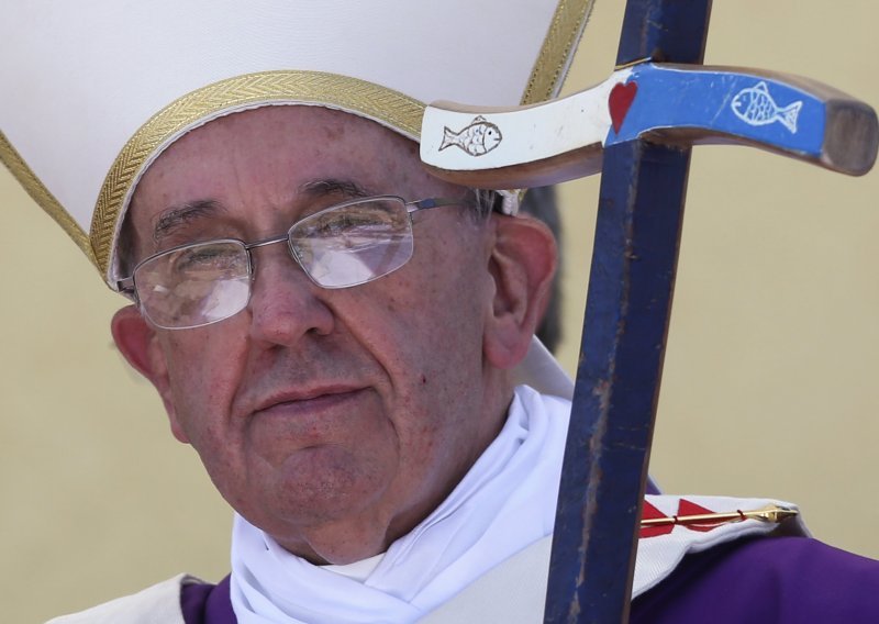 Papa Franjo srušio vrh slovenske Katoličke crkve!