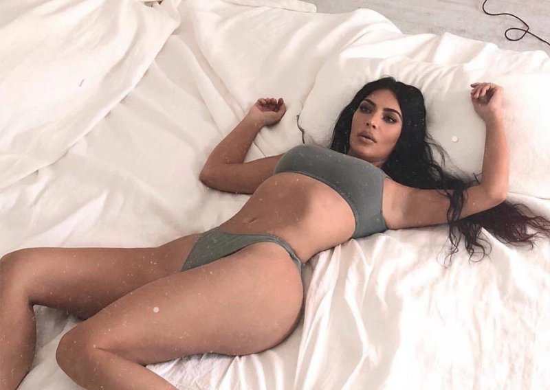 Za Kim Kardashian nema milosti: Svi se rugaju njezinoj zavodljivoj pozi