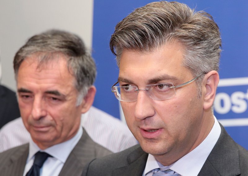 Plenković u pratnji četiri ministra dolazi na božićni domjenak Srpskog narodnog vijeća