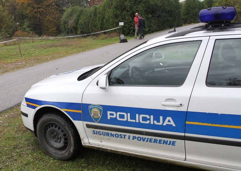 Policijski automobil naletio na dječaka kod Brodskog Stupnika