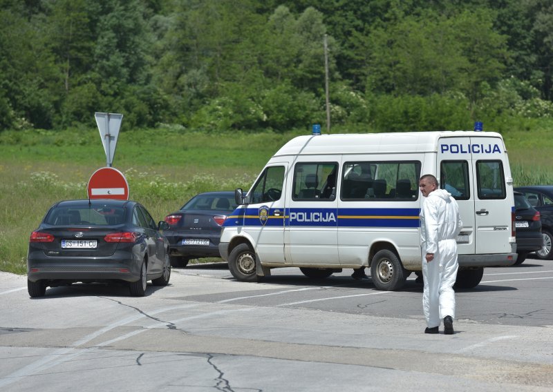 Policija kod Karlovca pronašla 12 migranata, među njima dvoje mrtvih