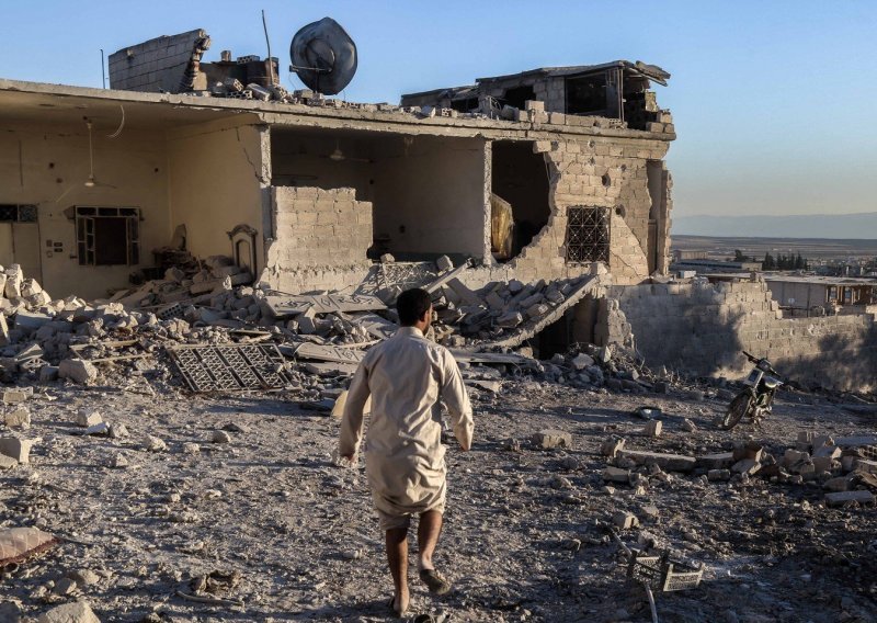 Washington optužuje Moskvu da podržava sirijski napad na Idlib