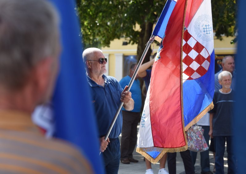 Postoje informacije da neki od zarobljenih hrvatskih logoraša još žive u Srbiji gdje rade kao robovi?!