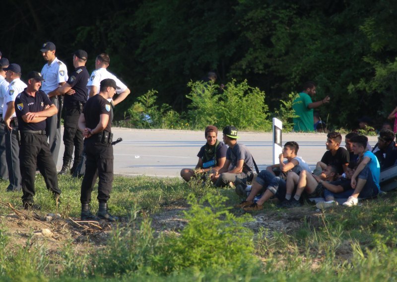 U Sarajevu uhićena dvojica migranata kod kojih je policija pronašla oružje