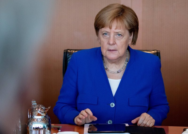Pogledajte kako su Merkel u Dresdenu dočekali protuimigrantski prosvjednici