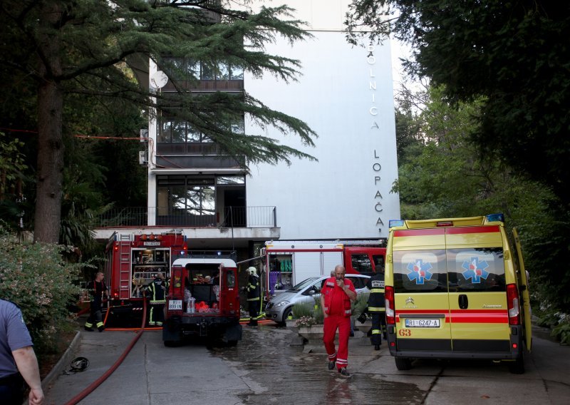 Izbio požar u Psihijatrijskoj bolnici Lopača: Jedna osoba mrtva, više ozlijeđenih