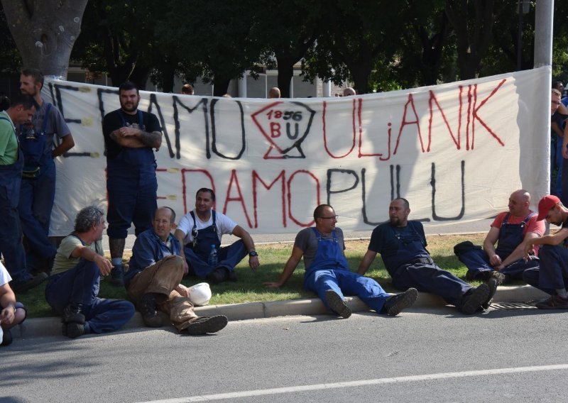 Štrajk u brodogradilištima ušao u drugi dan, Vlada zasjeda pa se sastaje s upravom Uljanika