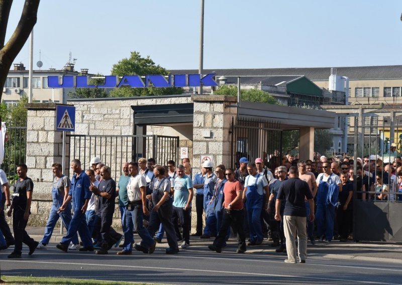 Drugi dan štrajka: Radnici Uljanika krenuli u mimohod Pulom