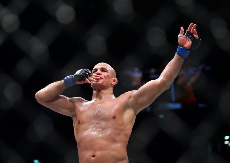 UFC priprema novu teškašku poslasticu; fanovi čekaju službenu potvrdu spektakularnog meča
