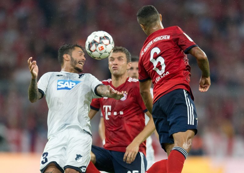 Bayern furiozno krenuo u novu bundesligašku sezonu, a još su im poništili dva gola