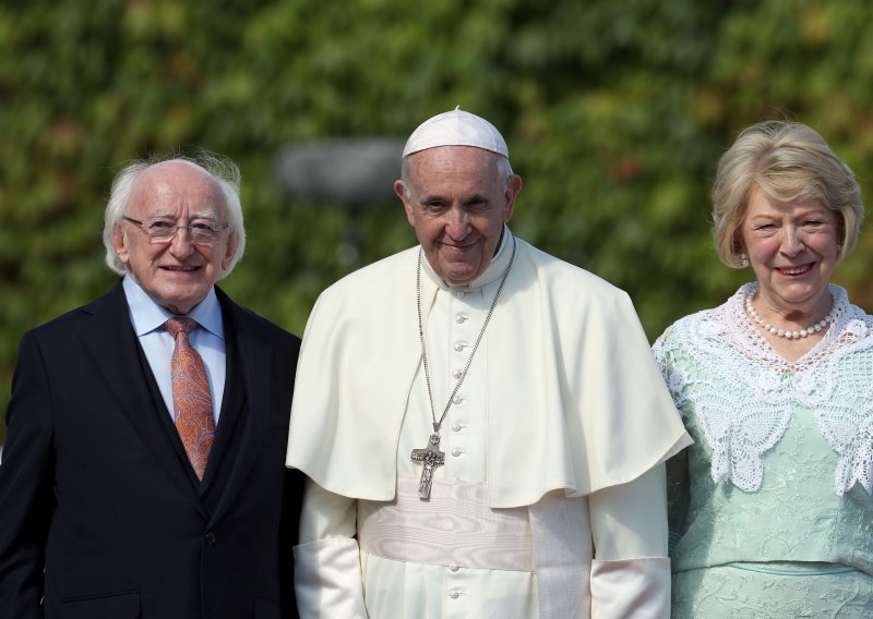 Papa Franjo stigao u Irsku, susrest će se i sa žrtvama zlostavljanja
