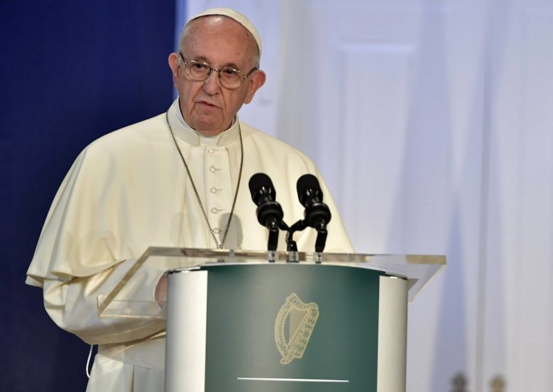 Papa šuti na optužujuće pismo da je zataškavao svećeničko zlostavljanje