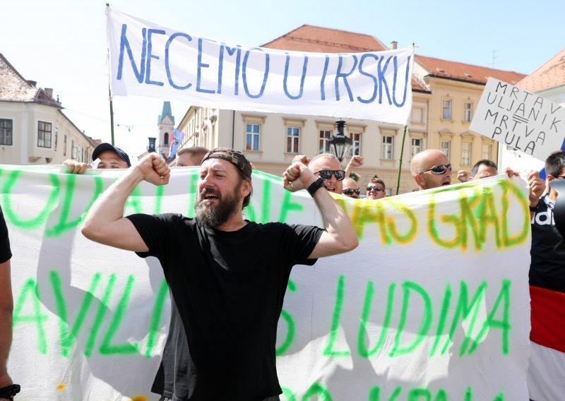 Radnici Uljanika iščekuju plaće: 'Svi šute. Ništa se ne zna. Spremni smo opet izaći na ulicu'