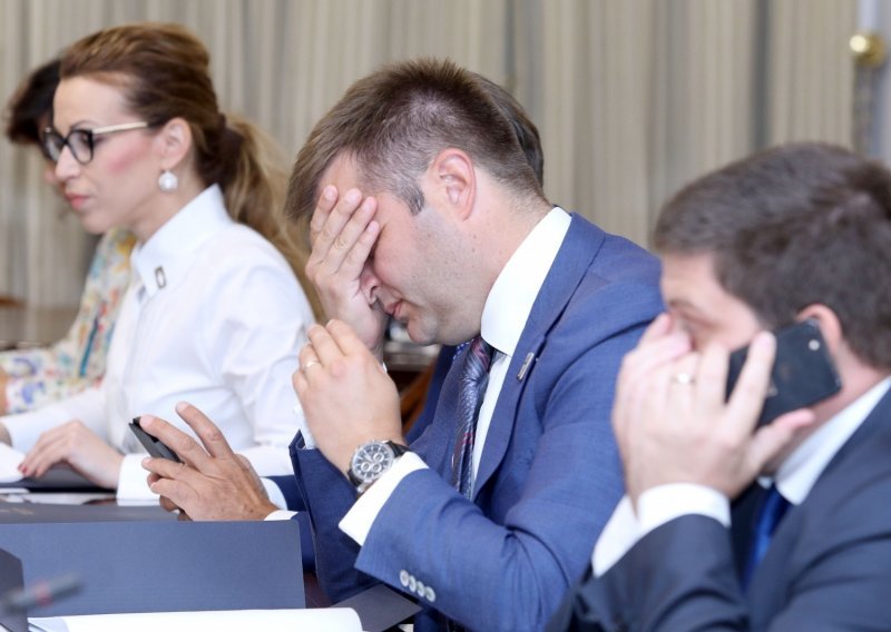 'Možete li garantirati da se sisačka rafinerija ne gasi?' Ćorić: 'Pitanje nije dobro postavljeno'
