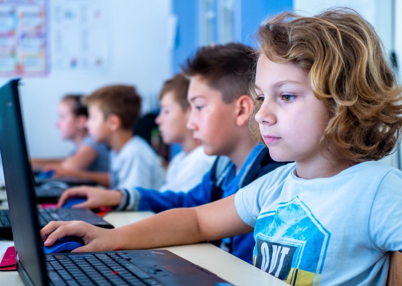 Pet ključnih digitalnih vještina koje vaša djeca mogu steći već ove jeseni