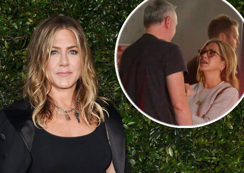 Zagonetni osmijeh: Jennifer Aniston u zagrljaju novog muškarca